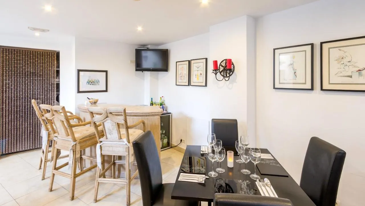 *****  Hotel La Casa Spain
